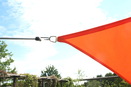 {{ txt_montage }} - Voile d'ombrage rectangulaire 4 x 3 m en Polyester. Store de couleur terracotta avec kit de fixation.  Attention : PROMO