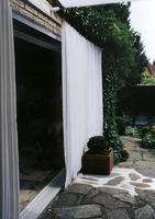 Voile solaire verticale pour baies vitres